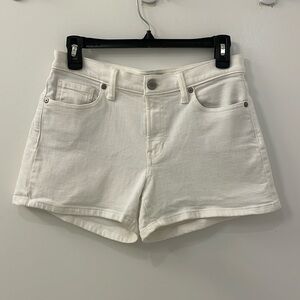 Banana Republic white mid-rise short